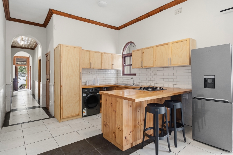 To Let 4 Bedroom Property for Rent in Woodstock Western Cape